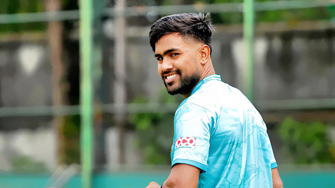 জাতীয় দলে খেলার আগেই কোচিং শিখছেন আকবর, কারণ কী?
