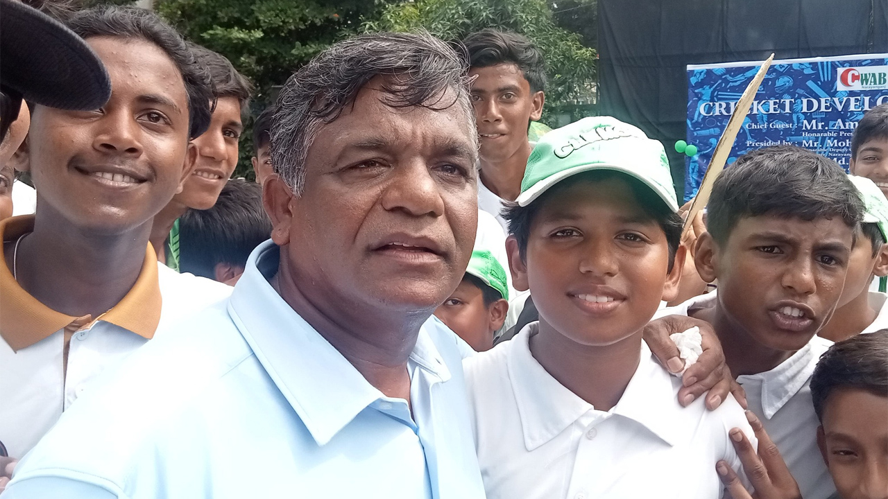 বিসিবির নির্বাচনে অংশগ্রহণ ইস্যুতে মুখ খুললেন সাকিব