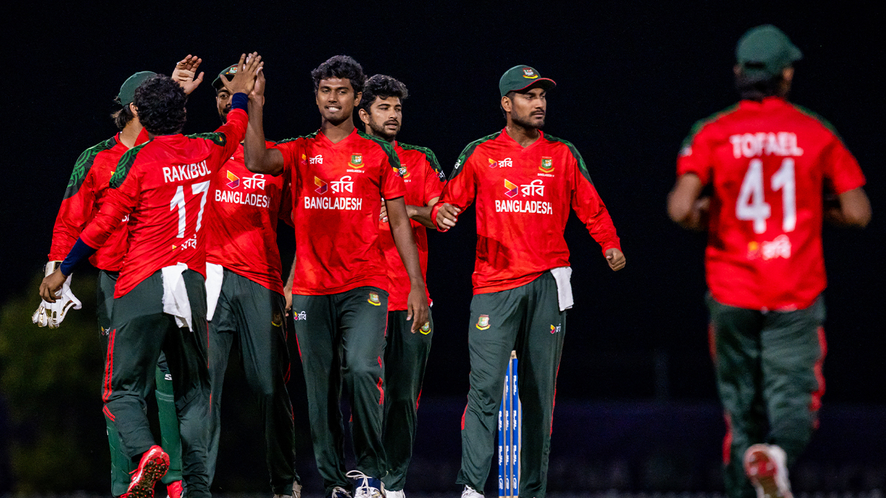 ২২ রানের জয় নিয়ে সেমিতে খেলার আশা বাঁচাল বাংলাদেশ