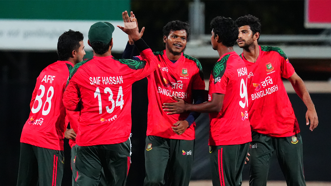 তিন ম্যাচের দুটোতেই হার, তবুও সেমি খেলার স্বপ্ন টাইগার কোচের