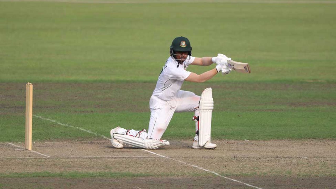 ১১৪ রানের পর ১০৬, তবুও পিছিয়ে বাংলাদেশ