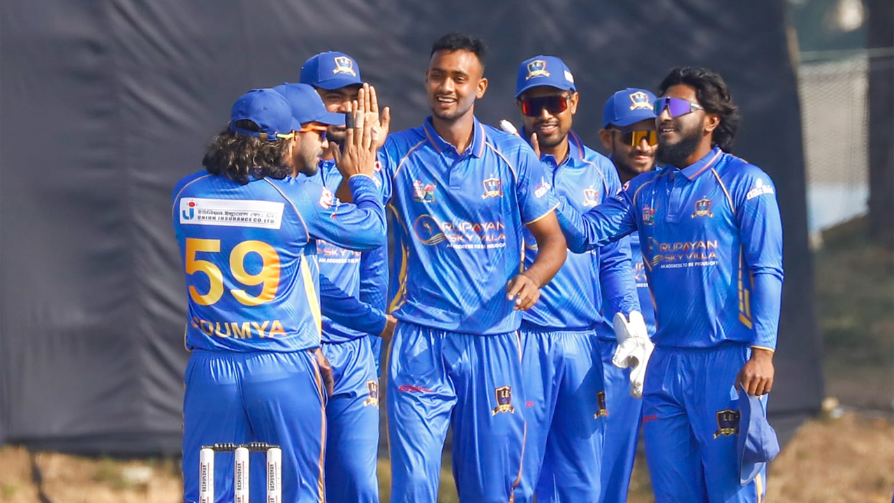 ডিপিএলে বাড়ছে প্রাইজমানি, কত পাবে চ্যাম্পিয়নরা?