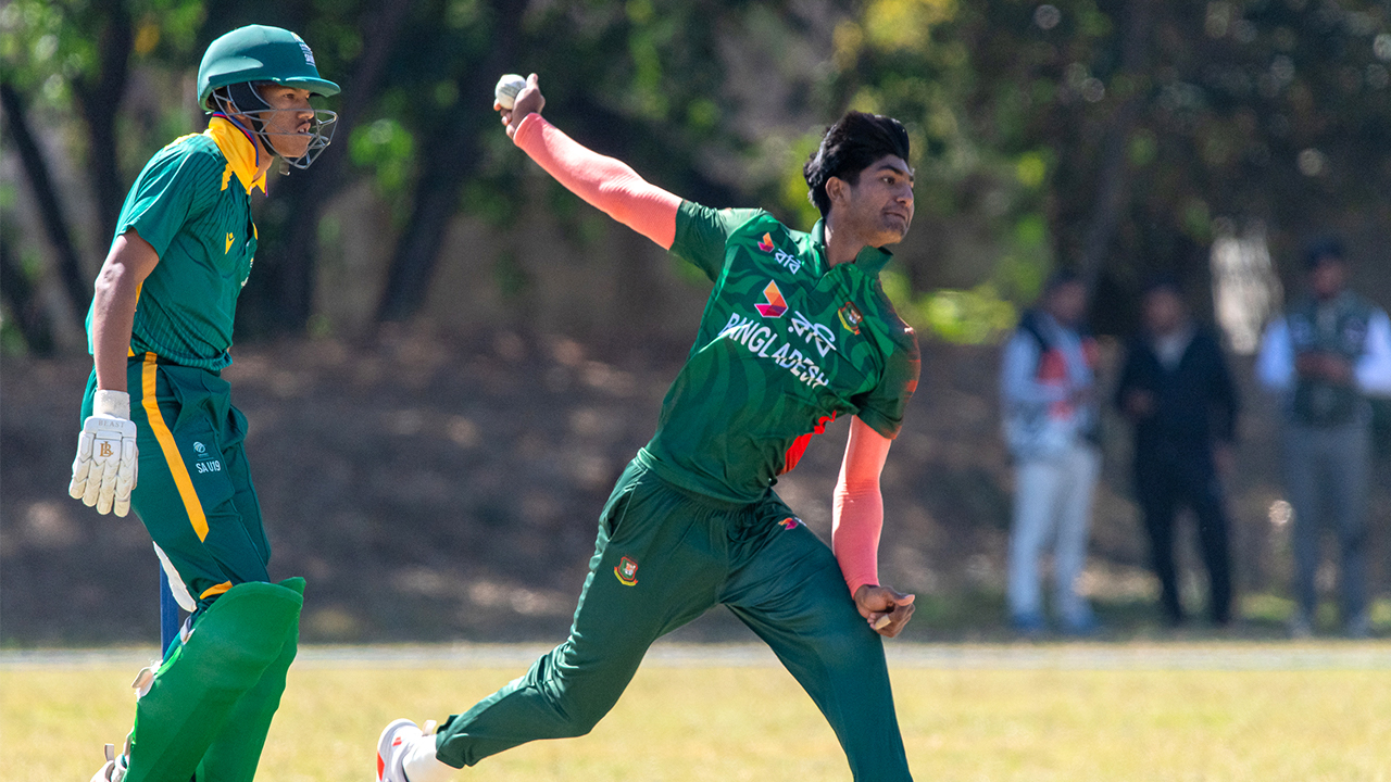 পাঁচ ম্যাচেই ১৪ উইকেট—বিশ্বকাপের মাঠে ফাহাদের ঝলক!