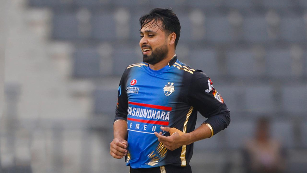 তৃতীয় বোলার হিসেবে যে রেকর্ড গড়লেন ফাহিম আশরাফ