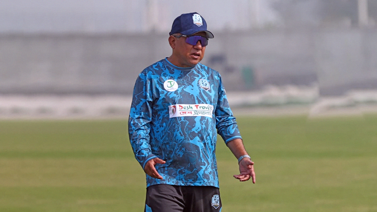 ২৬ ম্যাচে ২৩ পরাজয়, বিপিএলে অভিন্ন সুজন