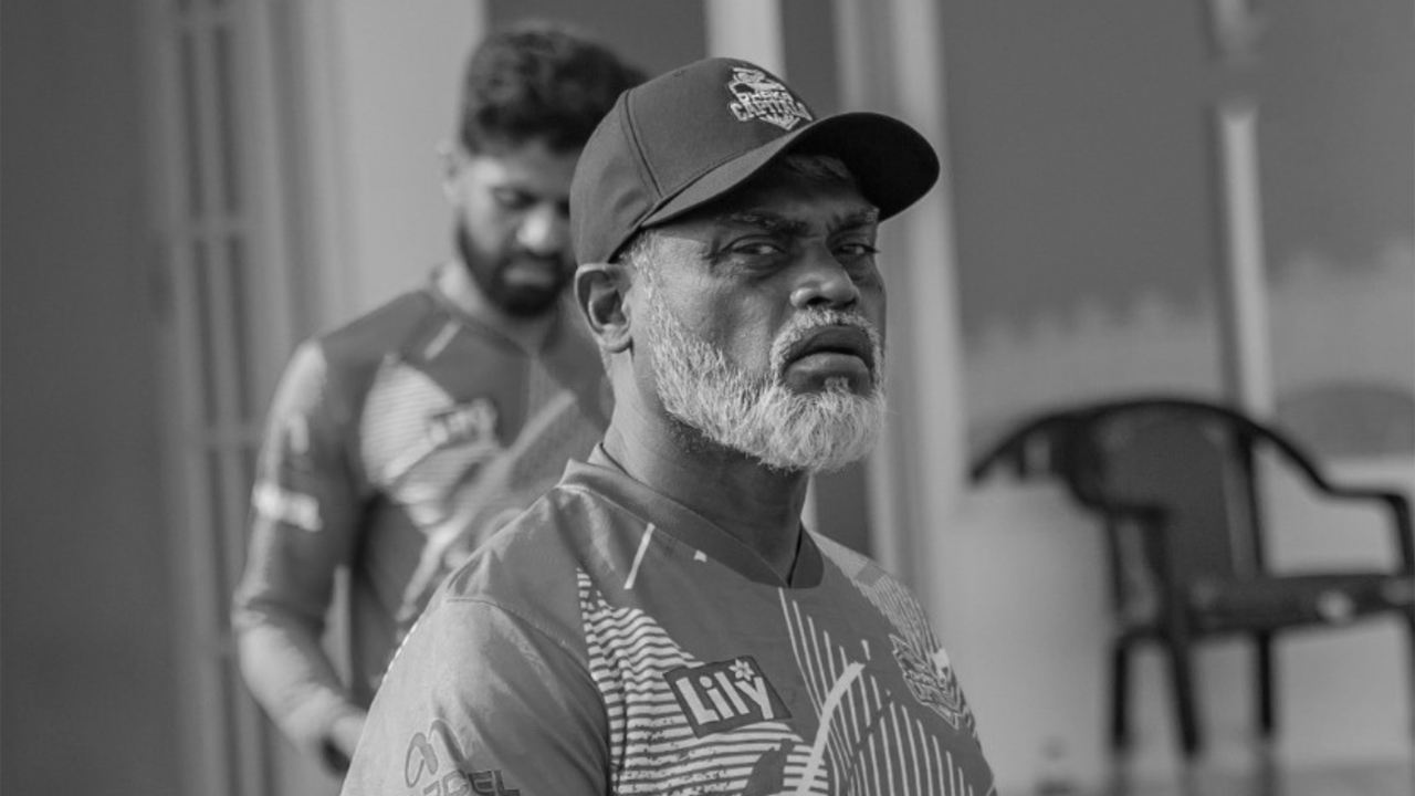 ম্যাচের মাঝেই মারা গেলেন ঢাকা ক্যাপিটালসের কোচ