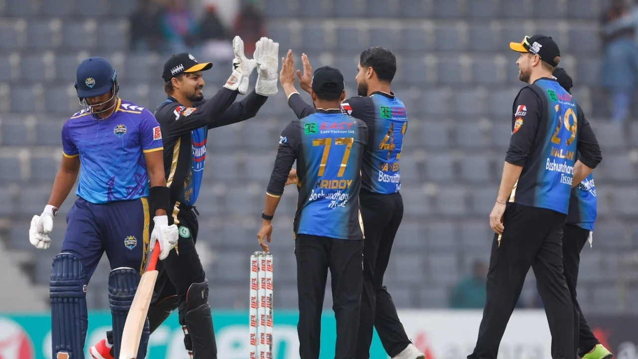 ৩০ বল হাতে রেখেই জয় পেল রংপুর