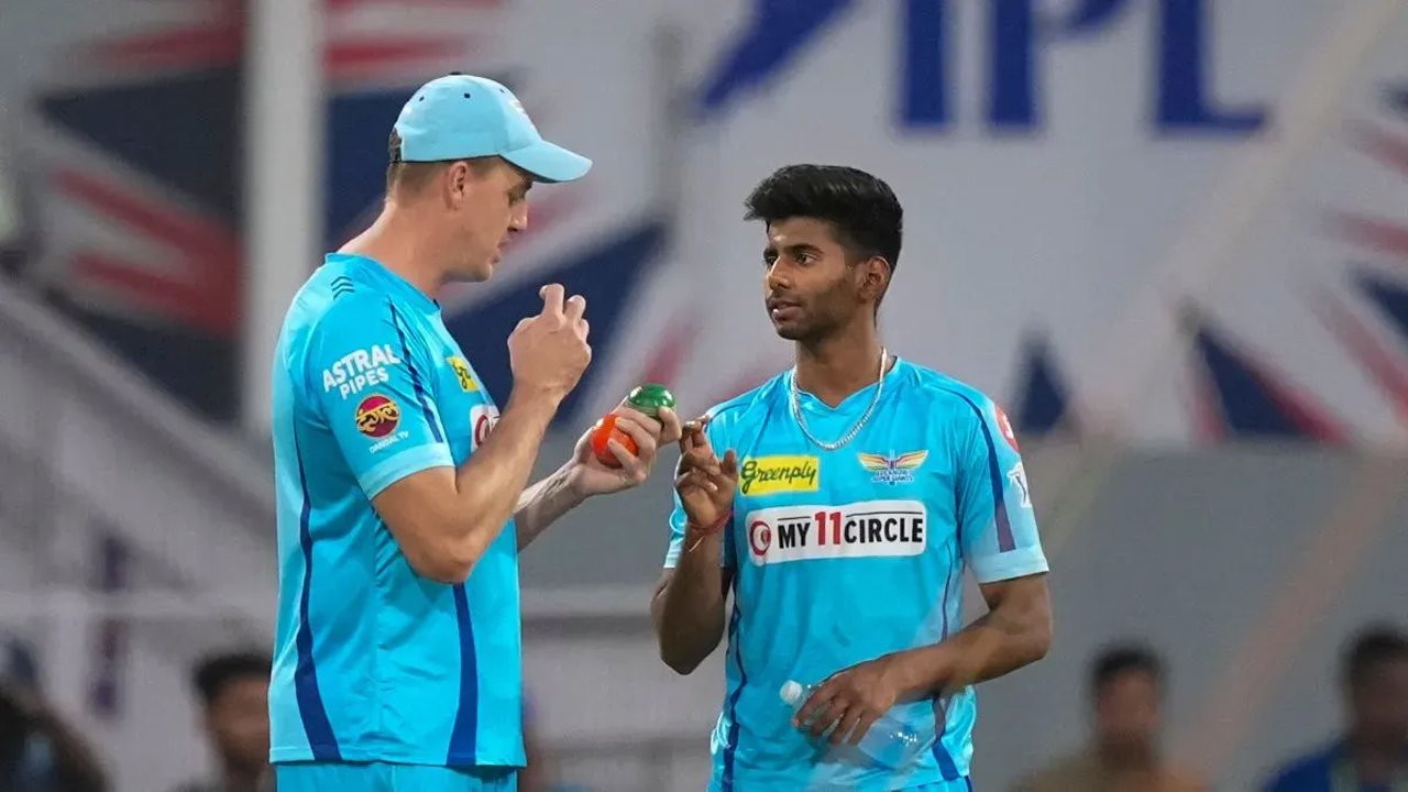 চ্যাম্পিয়নস ট্রফির আগে কেন দেশে ফিরলেন ভারতের বোলিং কোচ
