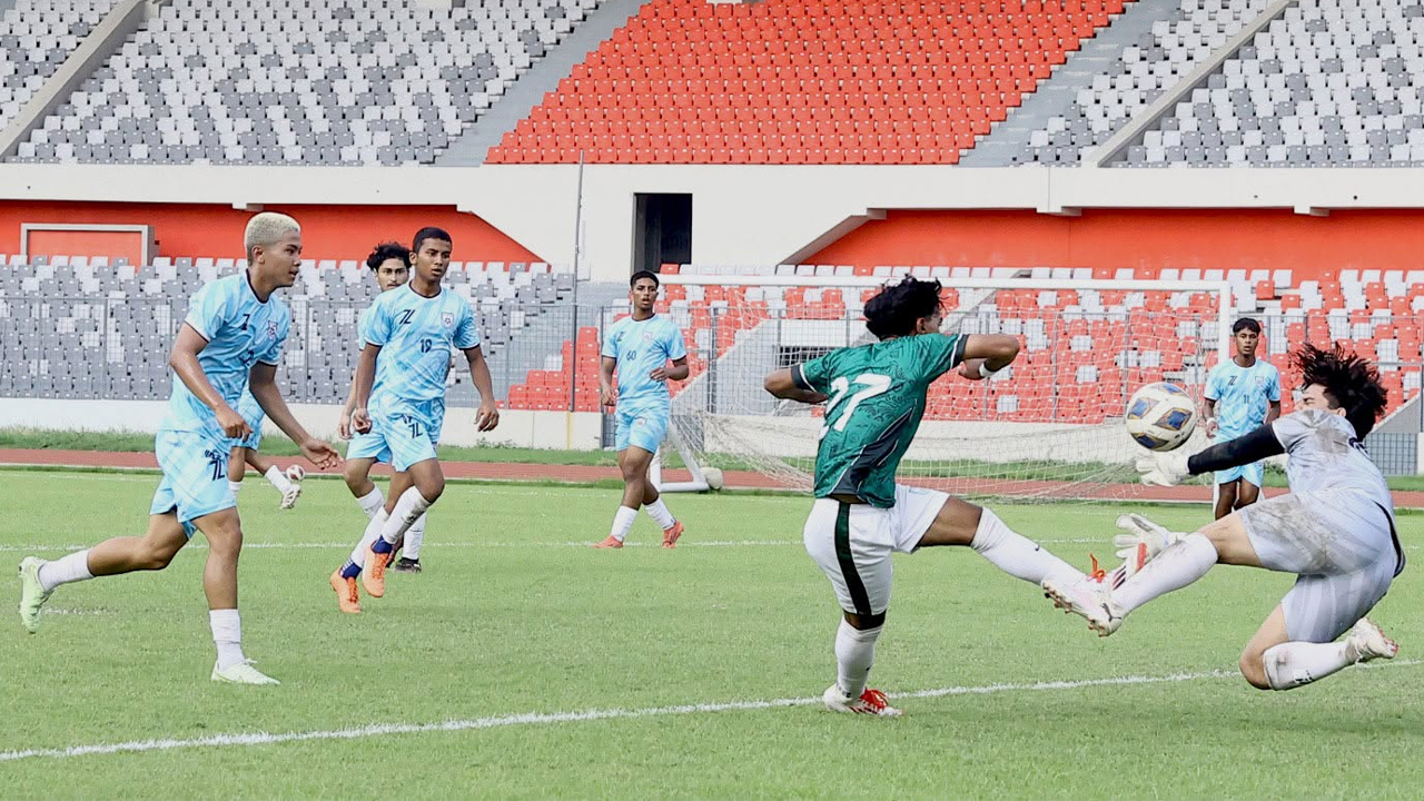 কপাল খুলছে ট্রায়ালে আলো ছড়ানো প্রবাসী ফুটবলারদের
