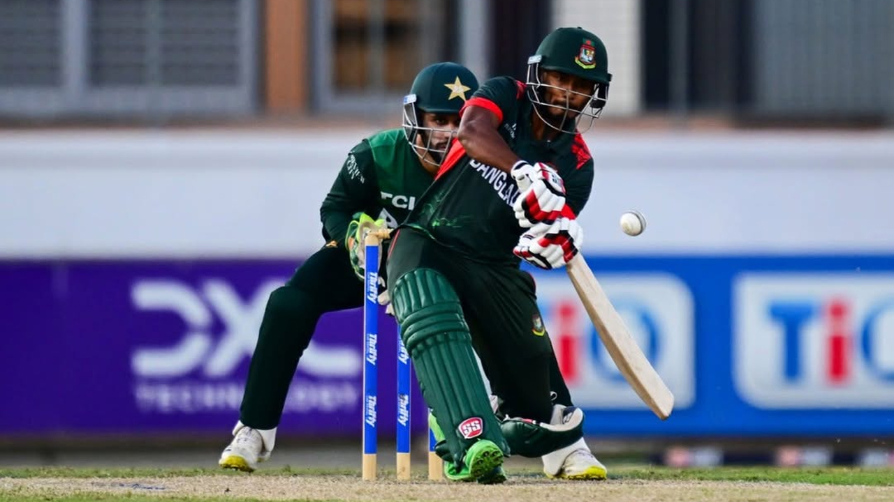 আকবরদের বিপক্ষে ১৫ সদস্যের স্কোয়াড ঘোষণা করলো পাকিস্তান