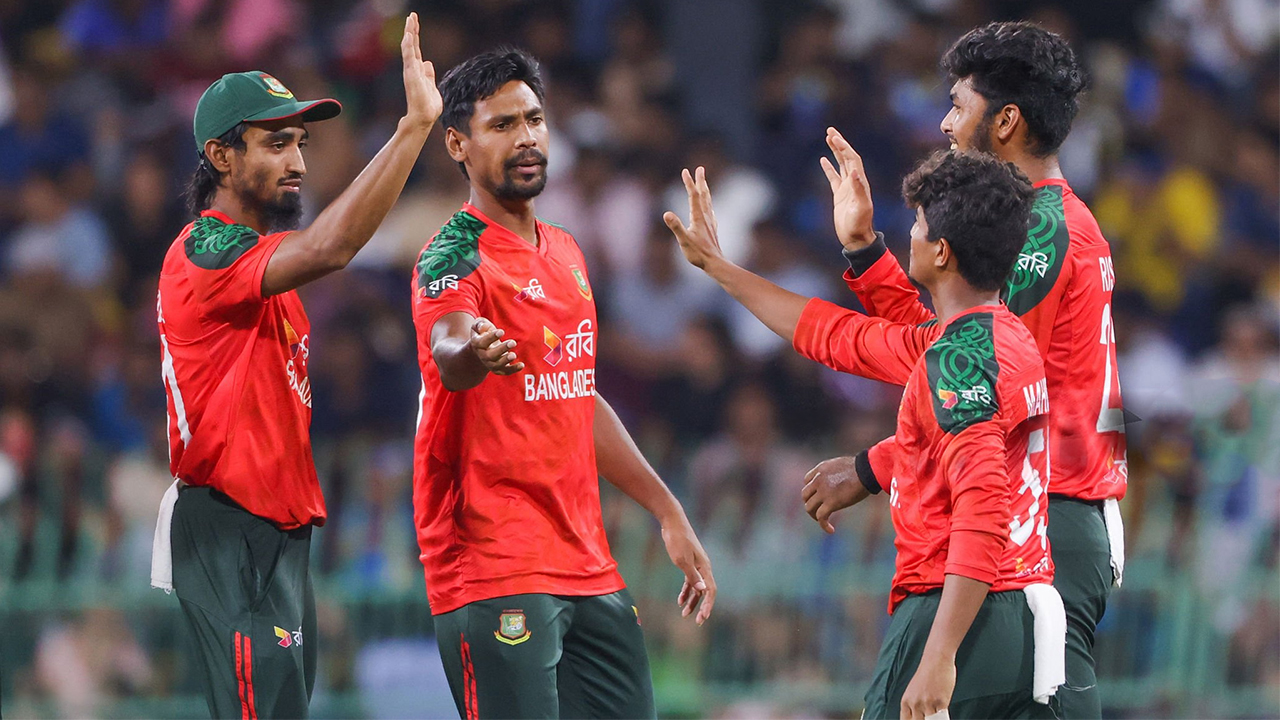 রেকর্ডবুকে মোস্তাফিজ, টি-টোয়েন্টিতে গড়লেন নতুন ইতিহাস