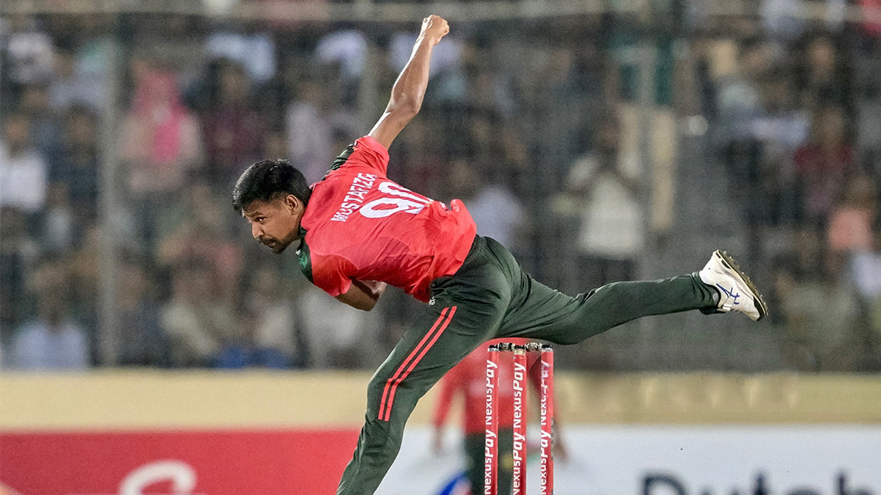 সিরিজ জয়ের দিনে সাকিবকে ছাড়ালেন মোস্তাফিজ
