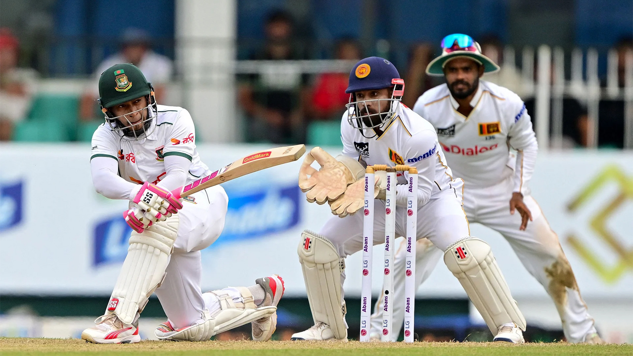 শীর্ষ তিনে জায়গা পেলেন মুশফিকুর রহিম
