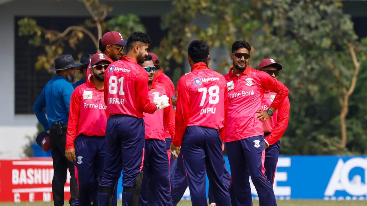 রানআউট বিতর্কে জরিমানার কবলে প্রাইম ব্যাংকের ৩ জন