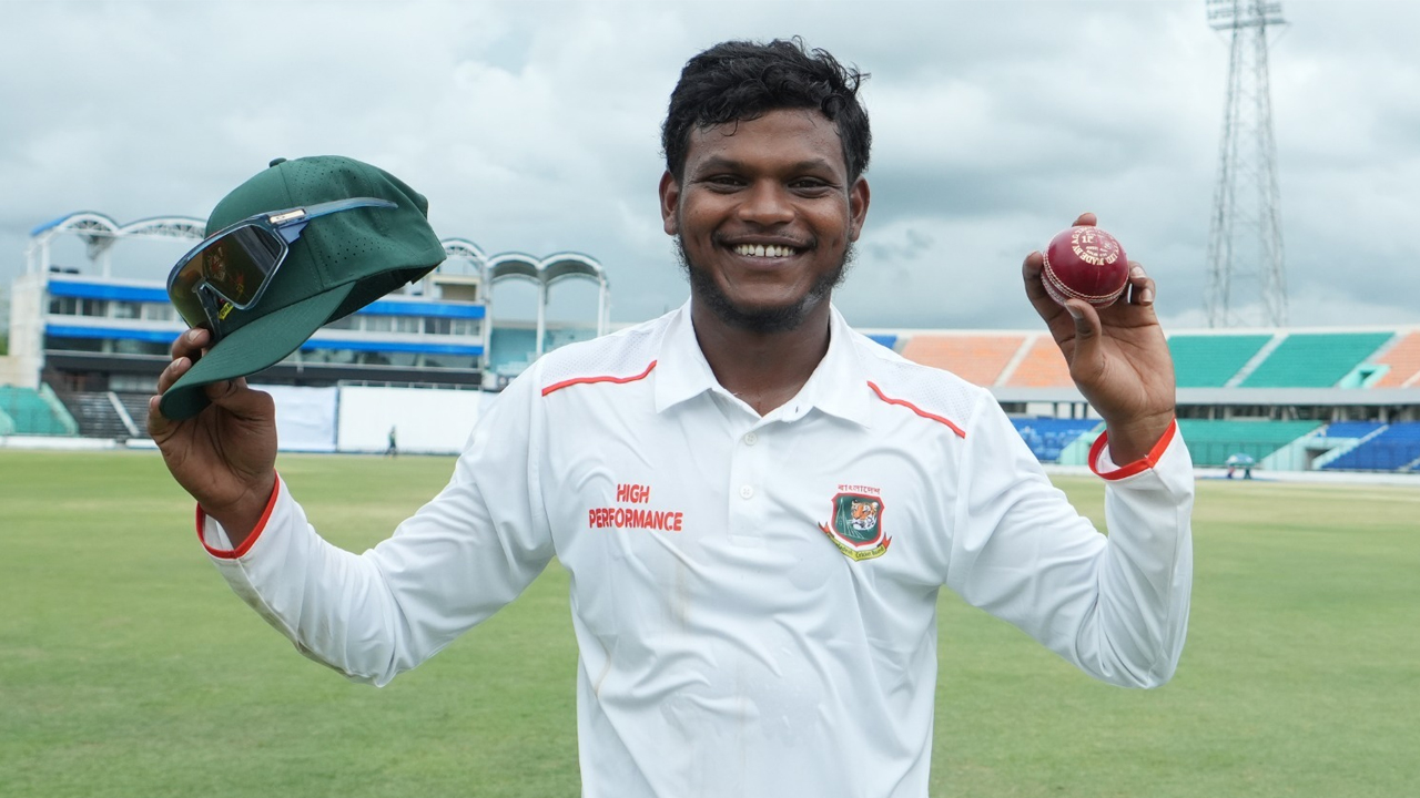 সাগরিকায় রাকিবুলের ঘূর্ণিতে ধসে পড়ল প্রোটিয়ারা