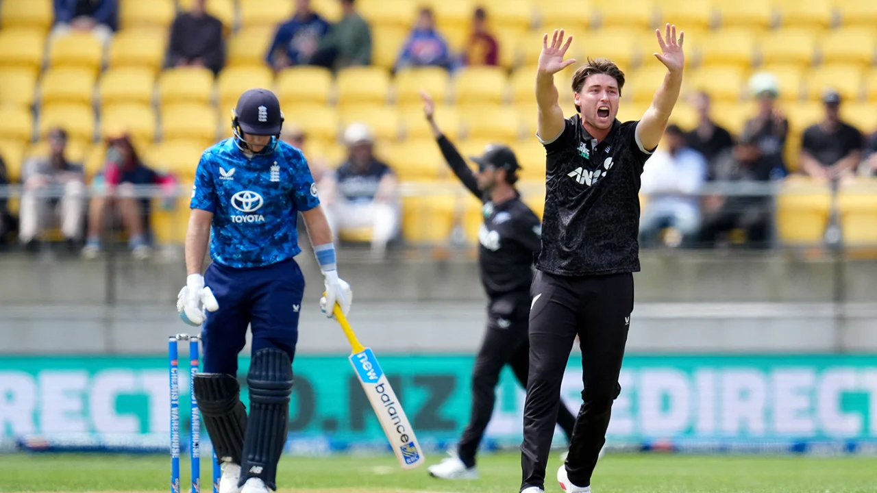 ৪২ বছর পর এমন দিনের দেখা পেল নিউজিল্যান্ড