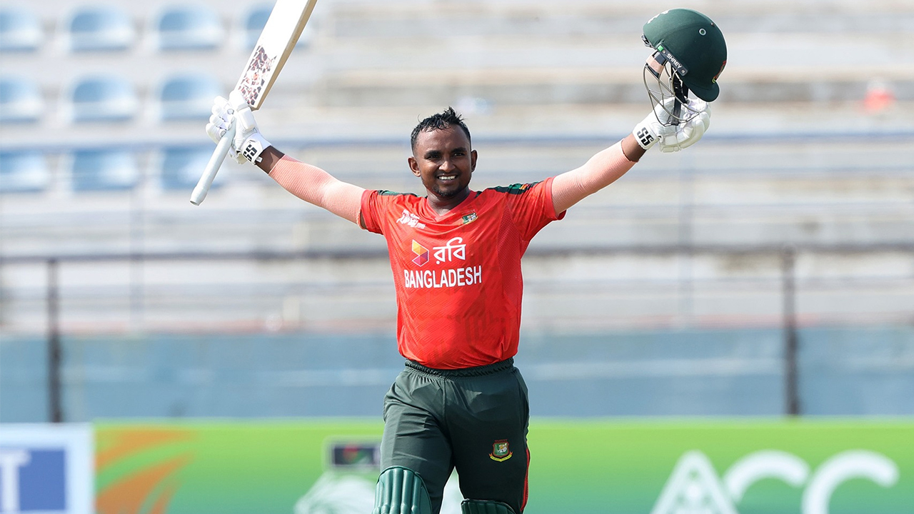 ৩৫ বলে সেঞ্চুরি করে বিশ্ব সেরাদের তালিকায় সোহান