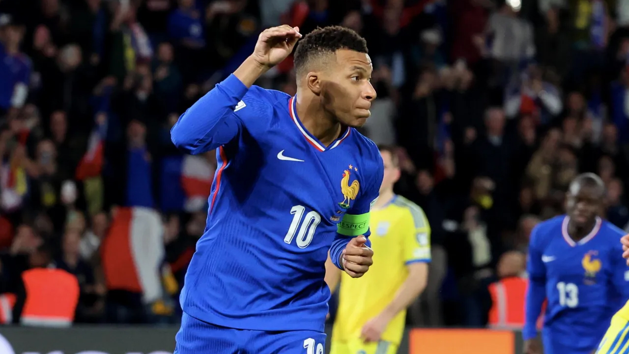 ৫৩৭ ম্যাচে ৪০০ গোল করে এমবাপ্পের ইতিহাস