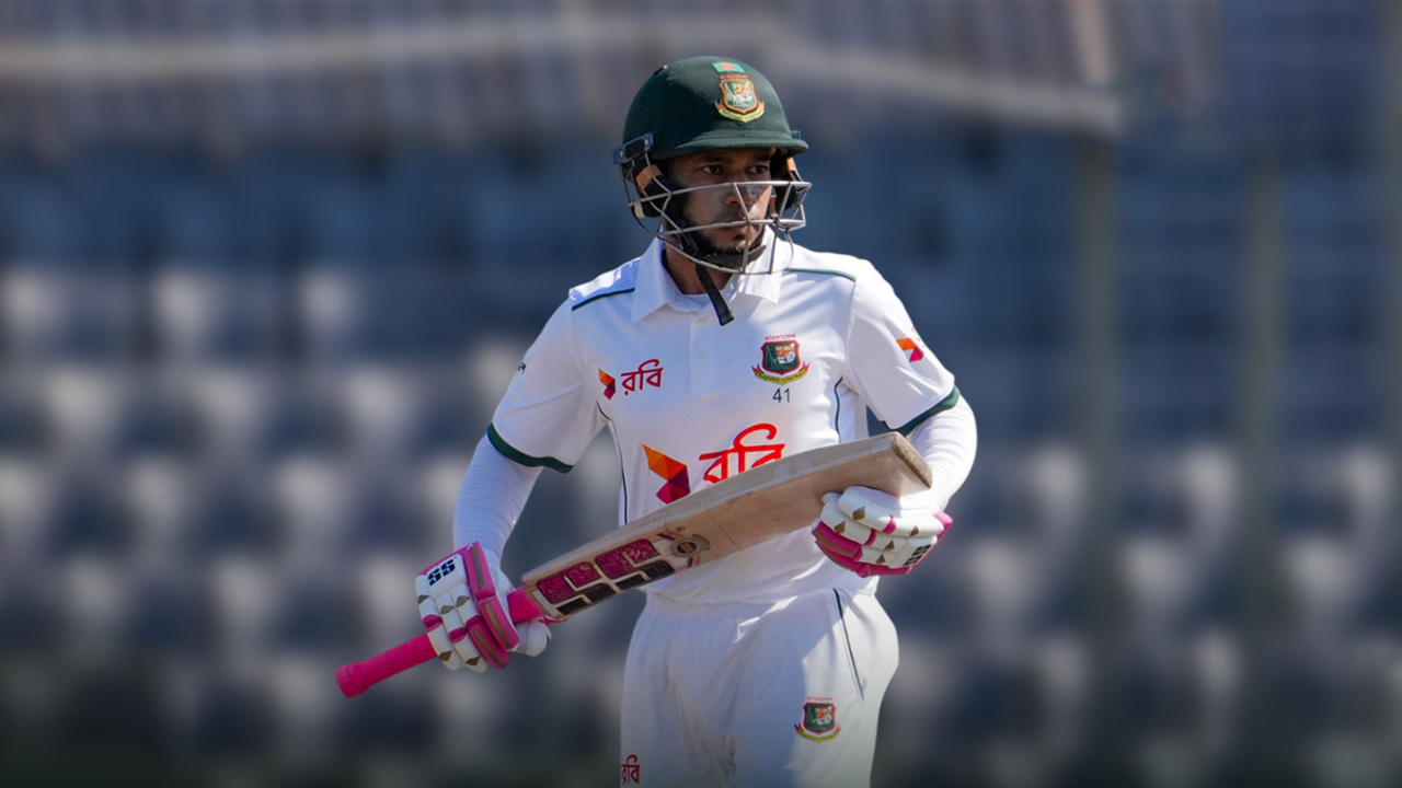 শততম টেস্টে ৯৯ রান করে দিন পার মুশফিকের