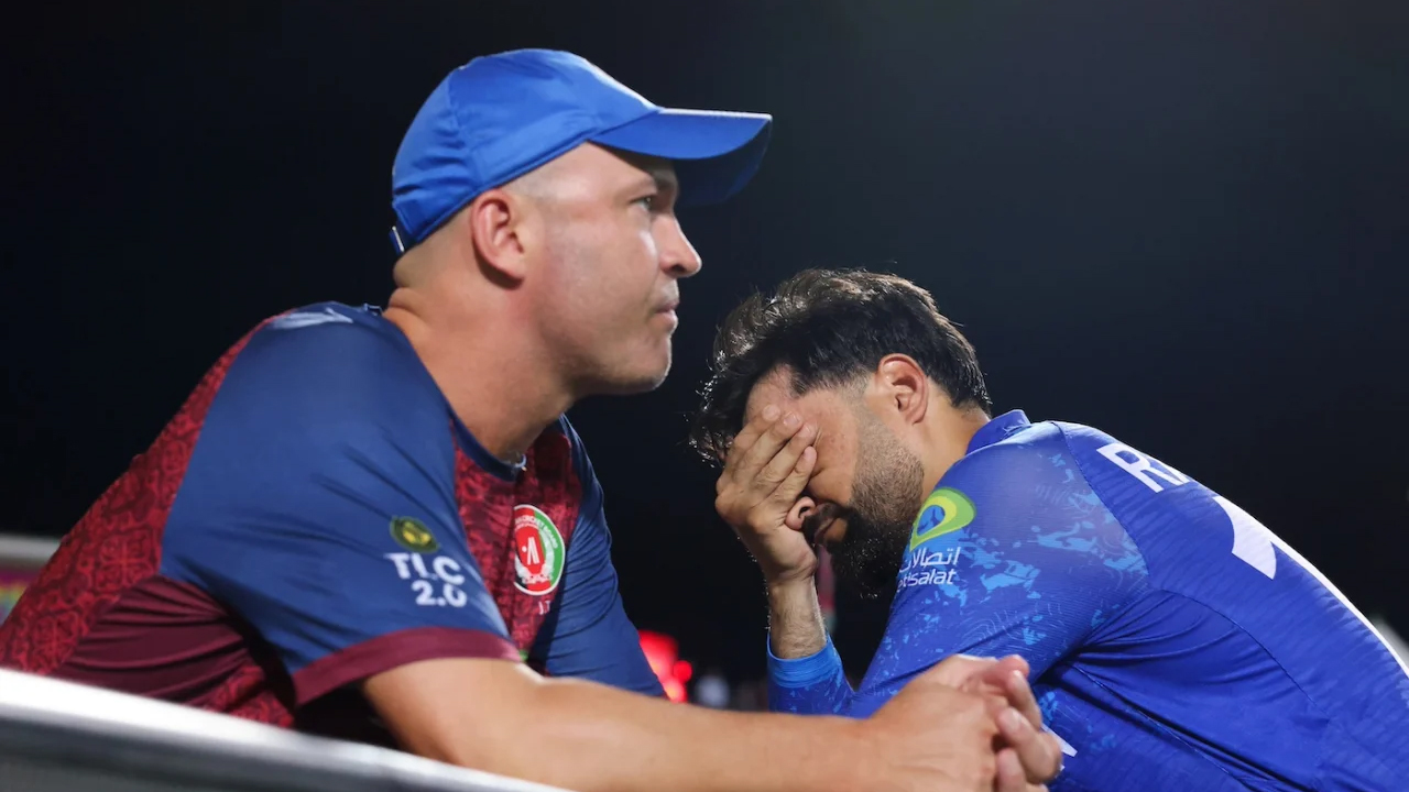 আফগানদের দায়িত্ব ছাড়ছেন জনাথন ট্রট