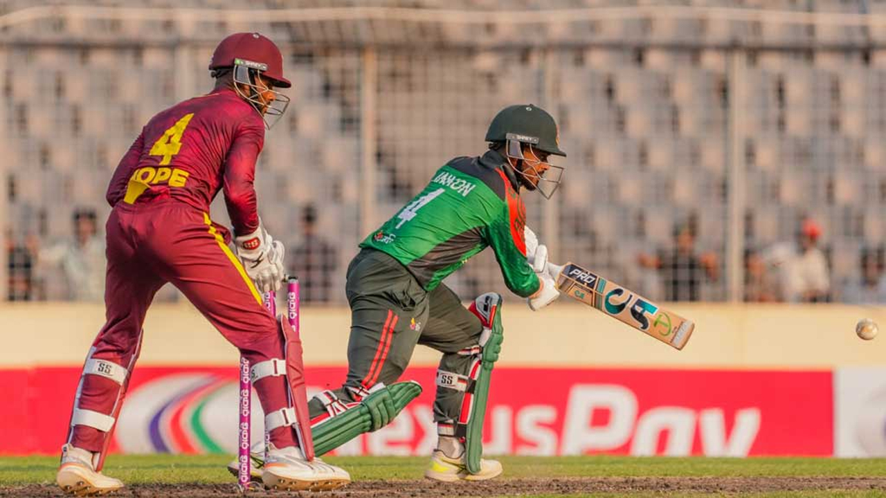 লক্ষ্য পূরণ ব্যর্থ মিরাজরা, ২০৭ রানে থামল ইনিংস