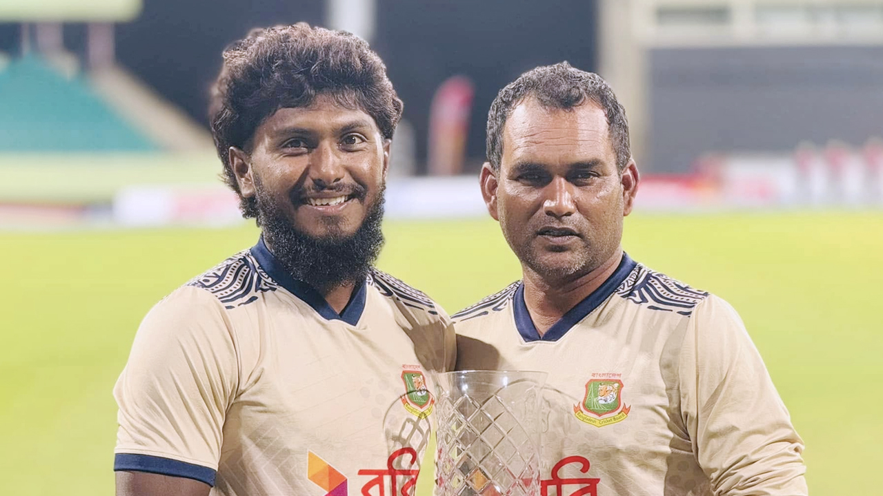 ব্যাটারদের ব্যর্থতায় এবার প্রশ্নের মুখে কোচ সালাউদ্দিন