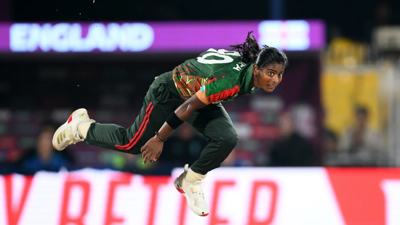 কেঁদে কেঁদে আইসিসিকে জীবনের গল্প শোনালেন মারুফা