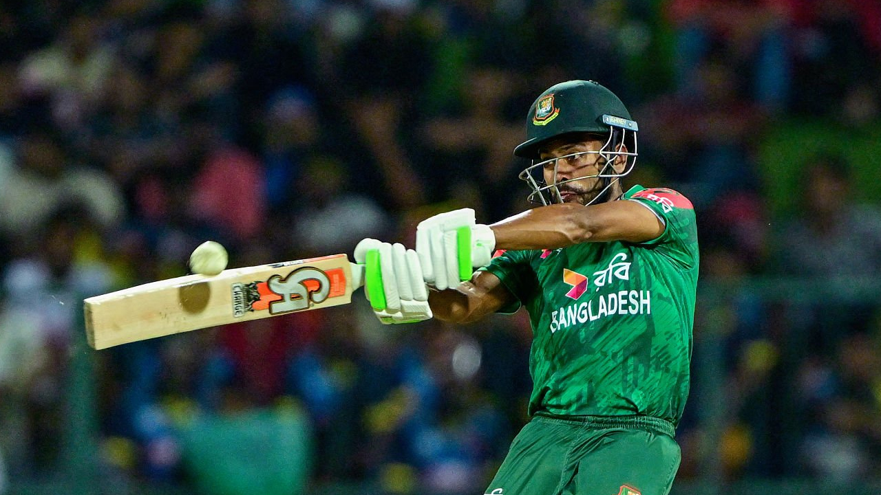 ফিফটির সঙ্গে ২ রেকর্ডে নাম লেখালেন মেহেদি মিরাজ