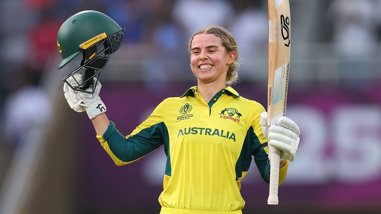 সেঞ্চুরিতে ইতিহাস গড়লেন ২২ বছর বয়সী লিচফিল্ড