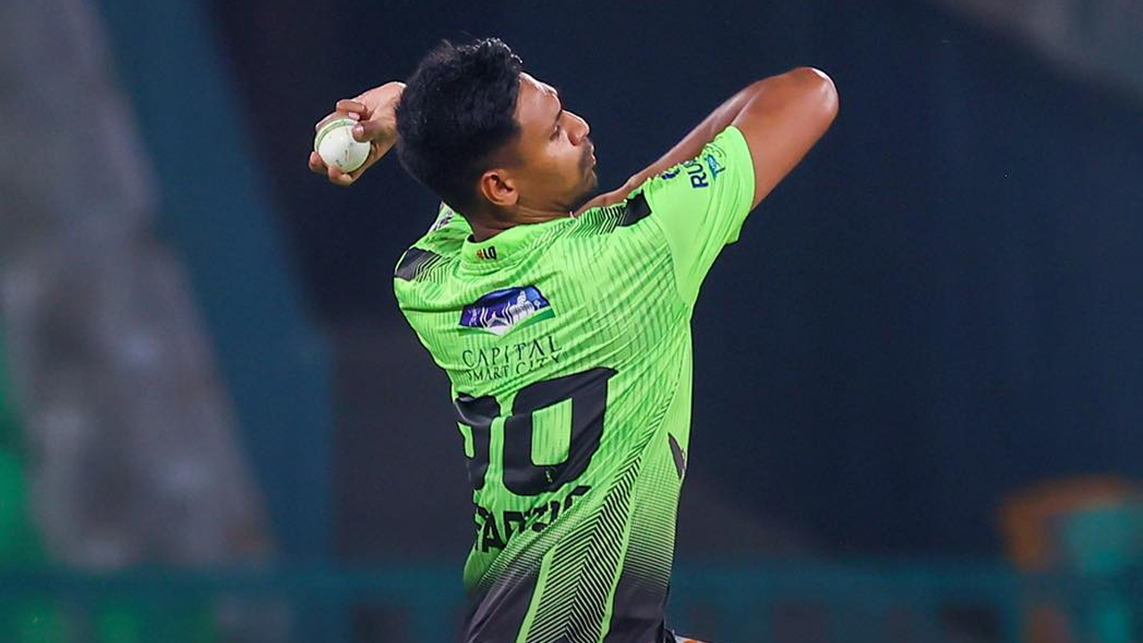 ৩২৫ ম্যাচেই বিশ্বের সেরা বাঁহাতি পেসার হলেন মোস্তাফিজ