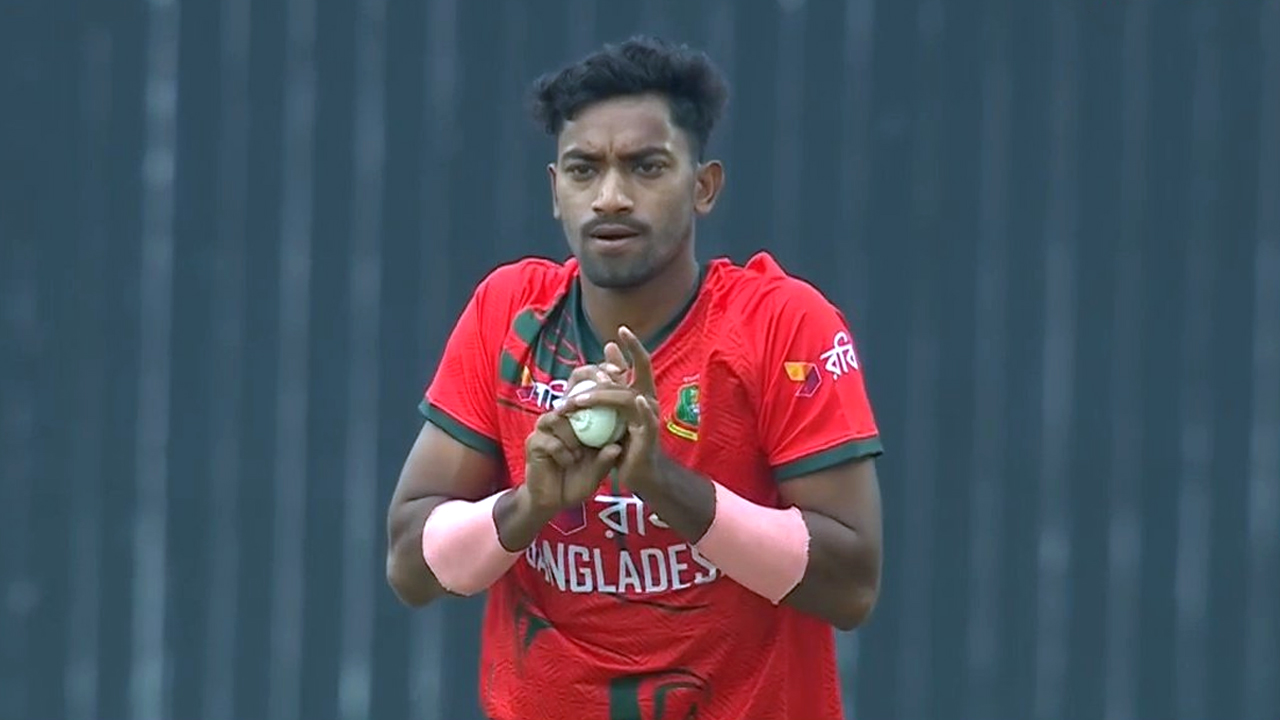 রিপনের অভিষেক: শেখা থেকে সামলে ওঠার লড়াই