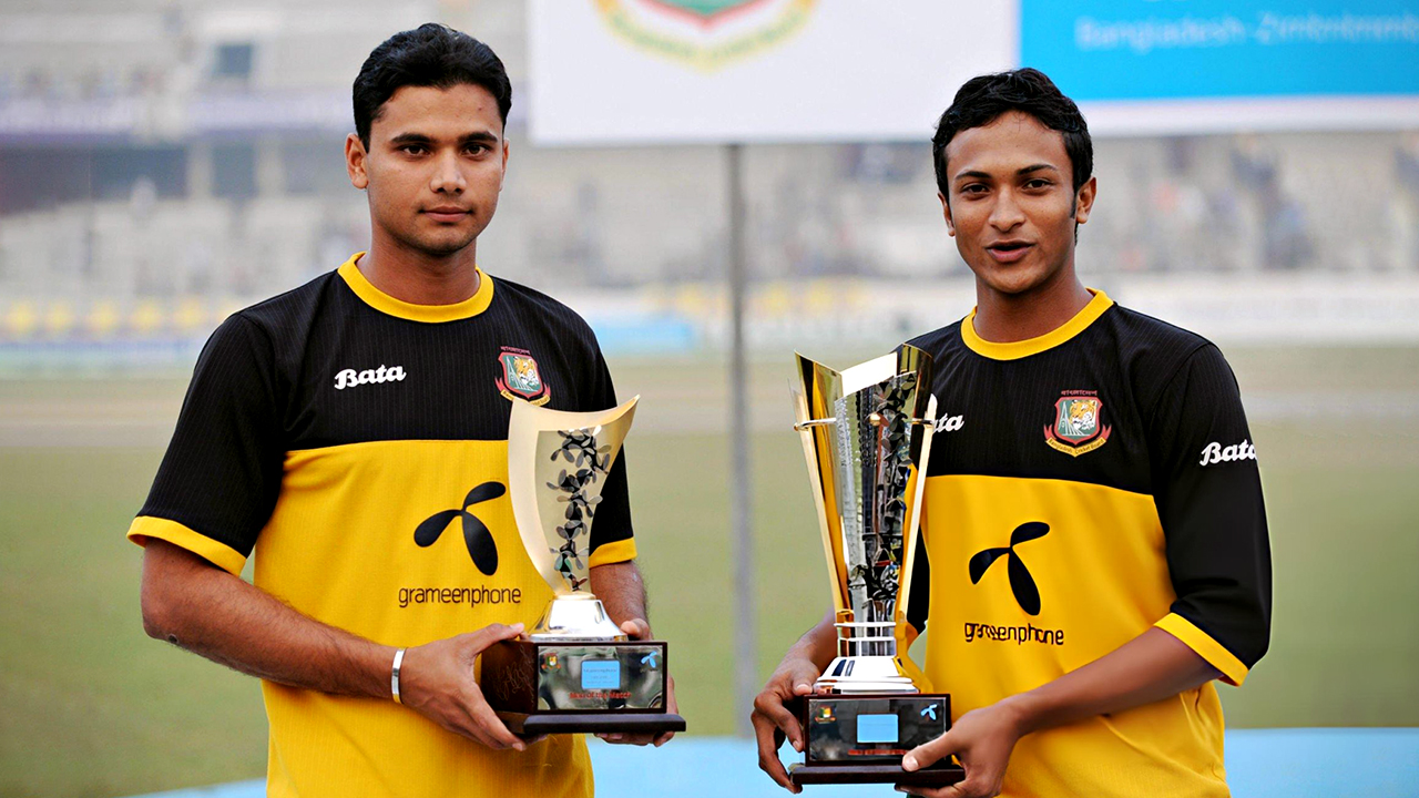 ‘সাকিব-মাশরাফি ক্রিকেটার নন, তারা এখন রাজনীতিবিদ’