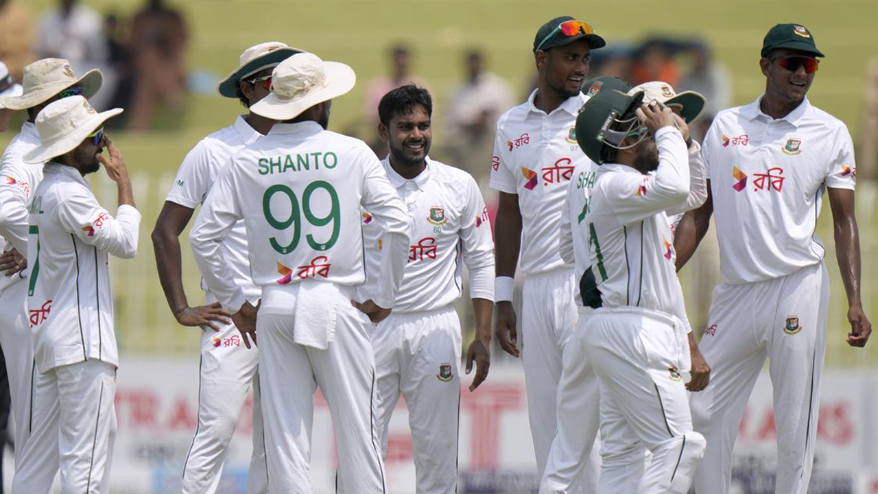 টেস্টে ধীরগতির ম্যাচ থেকে সরে আসছে বাংলাদেশ