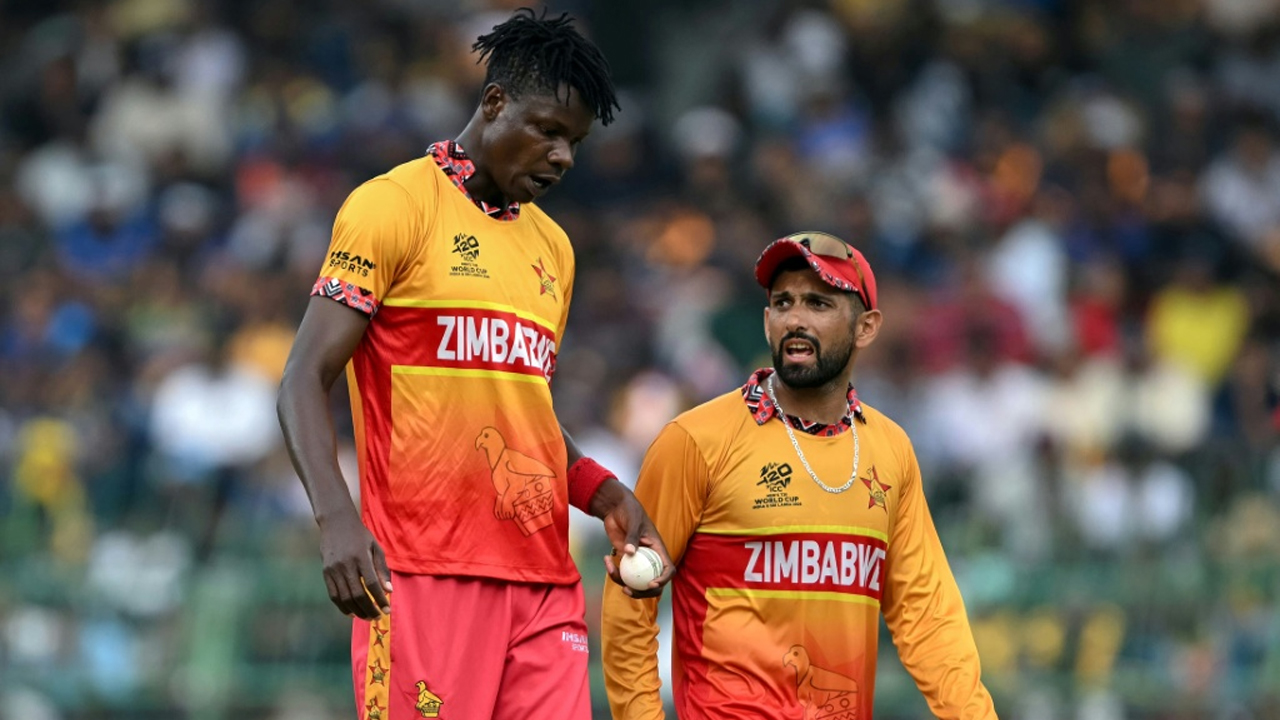দুই আসরের জন্য নিষিদ্ধ জিম্বাবুয়ের ক্রিকেটার