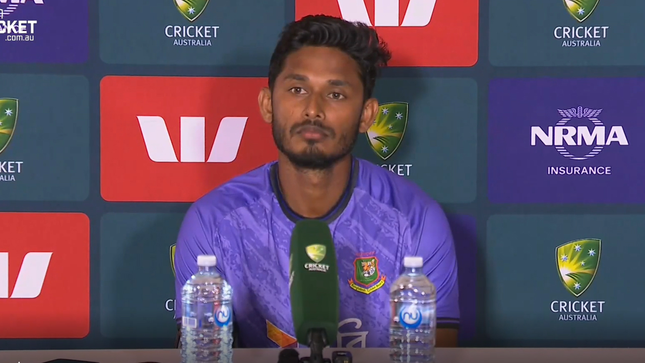 মাঠে বোলার কে, সেদিকে মনোযোগ নেই তামিমের