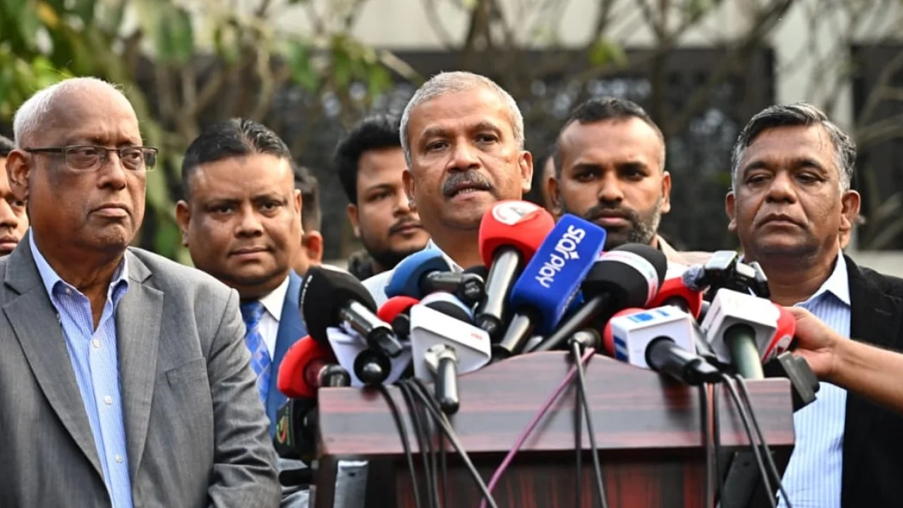 ‘আসিফ নজরুল খাঁড়ার ওপর মিথ্যা কথা বলেছেন’