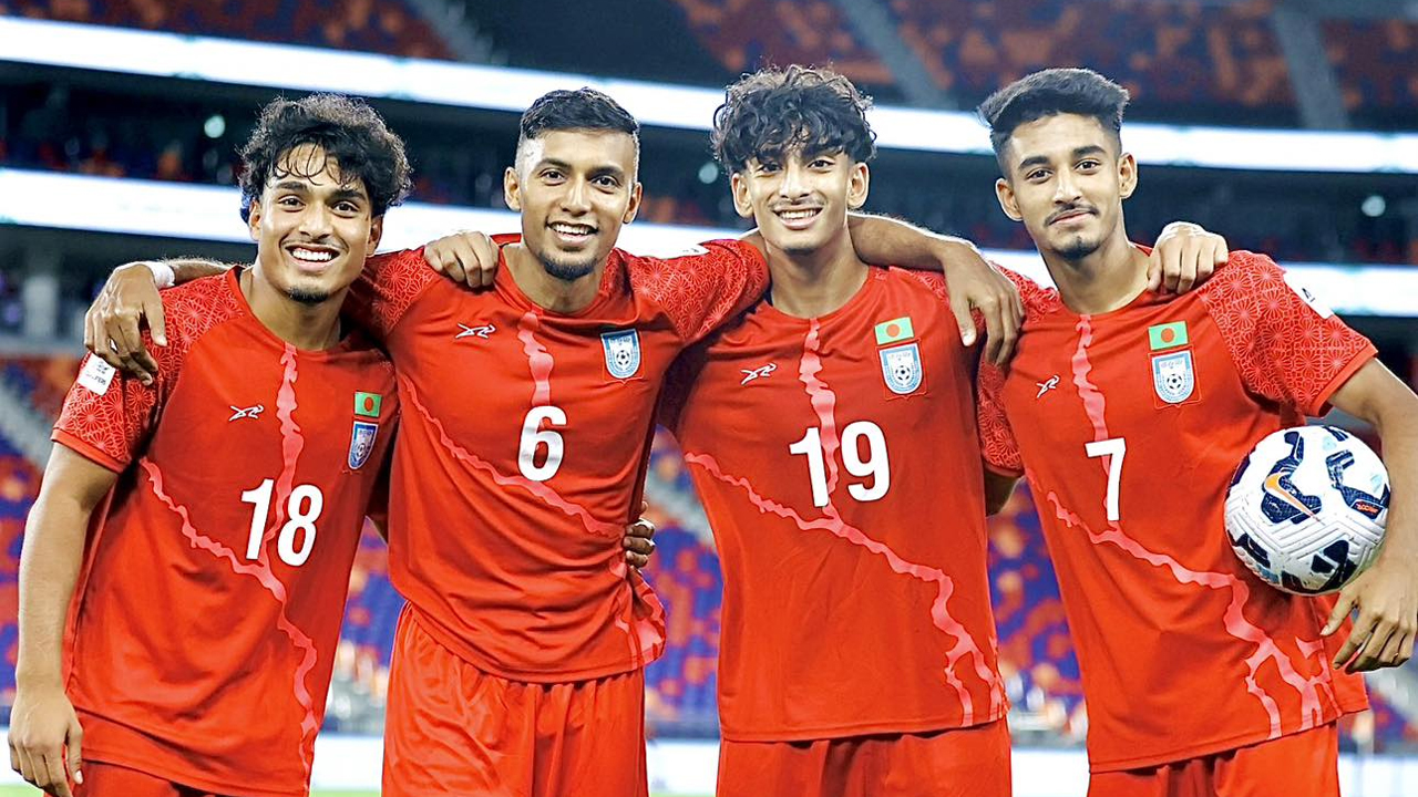 বেতন কাঠামোর আওতায় আসছেন জামাল-হামজারা