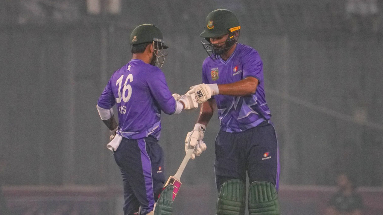২৩ বল হাতে রেখেই জয় পেল লিটনরা