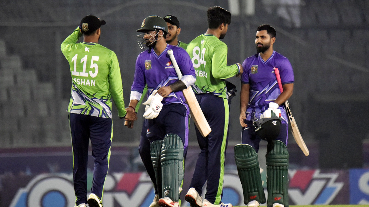 ২৩ বল হাতে রেখেই জয় পেল লিটনরা