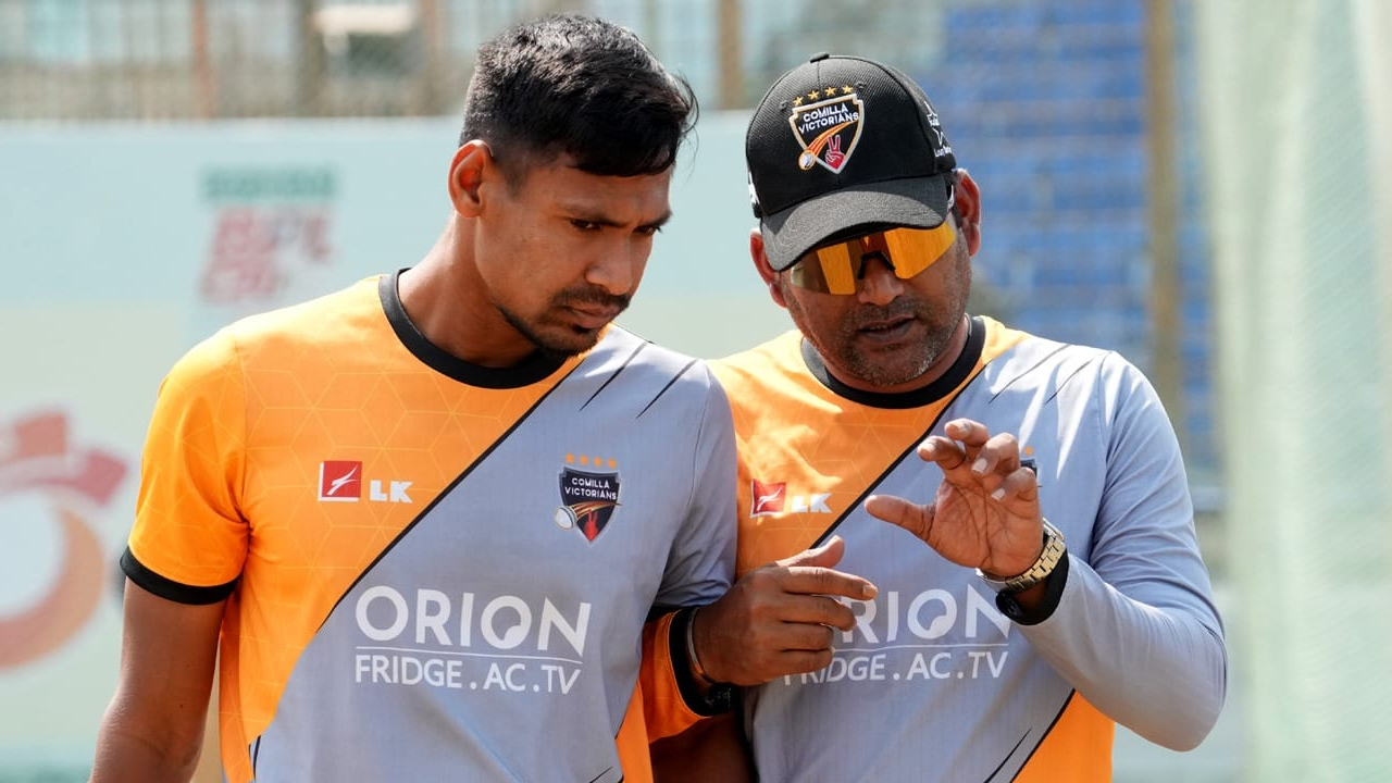 মোস্তাফিজ থেকে শিখছেন কোচ সালাহউদ্দিন!