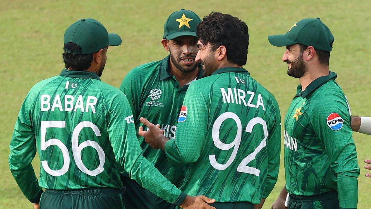 বিশ্বকাপে সুপার এইট নিশ্চিত করল পাকিস্তান