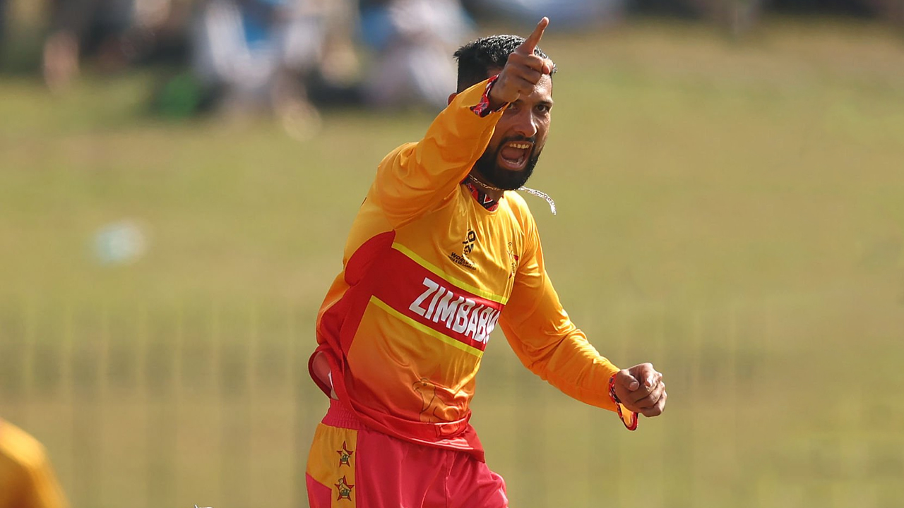 সিংহাসন পুনরুদ্ধার করলেন জিম্বাবুয়ের রাজা
