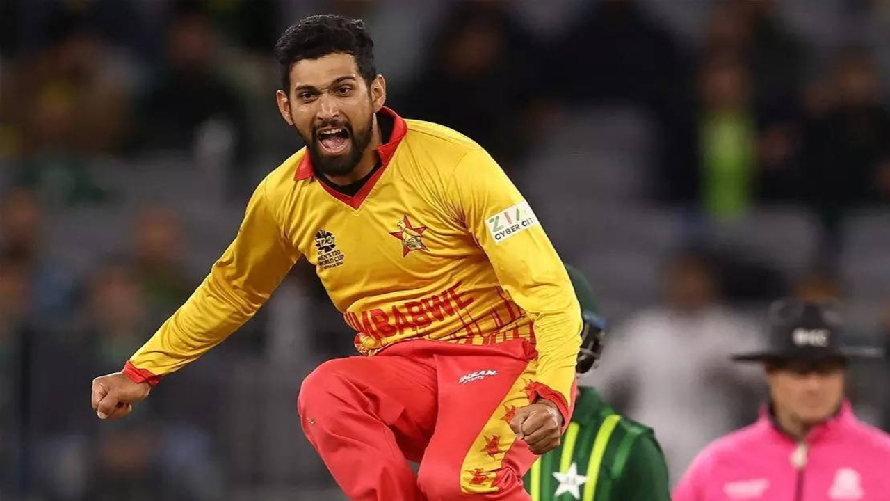 ফের সিংহাসন ফিরে পেলেন রাজা