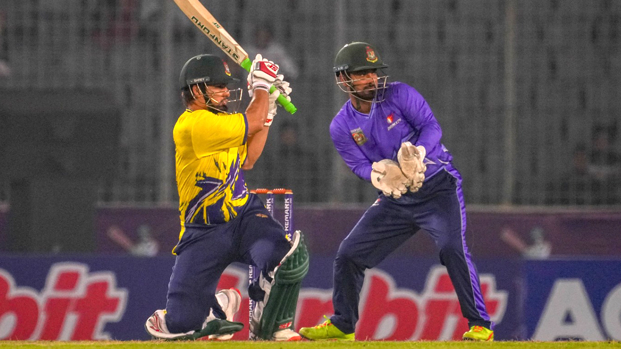 শেষ ৯ বলে ৩৩ রান করে জিতল সোহানদের দুর্বার