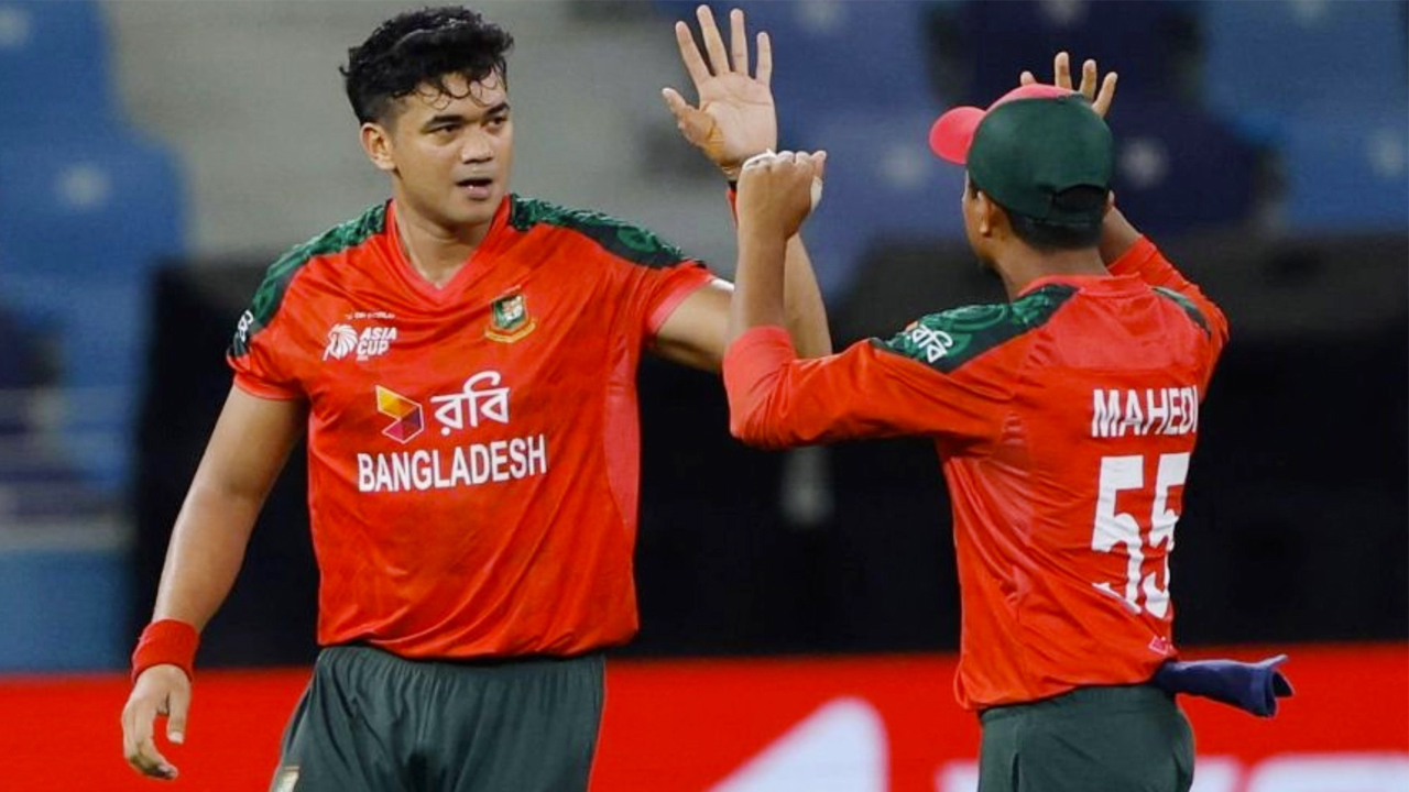বর্ষসেরা হওয়ার দৌড়ে তাসকিন-মেহেদী