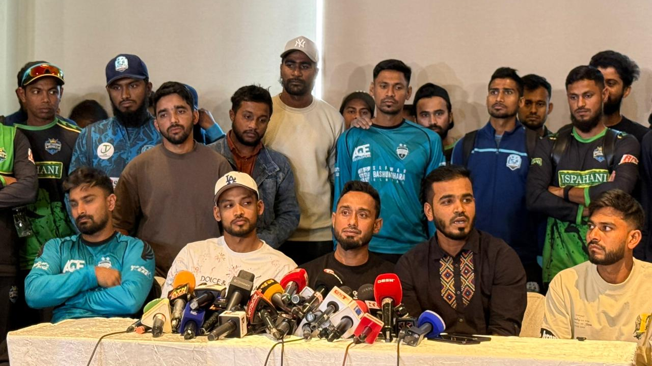 ‘আমরা খেলি বলেই বিসিবি টাকা পায়’