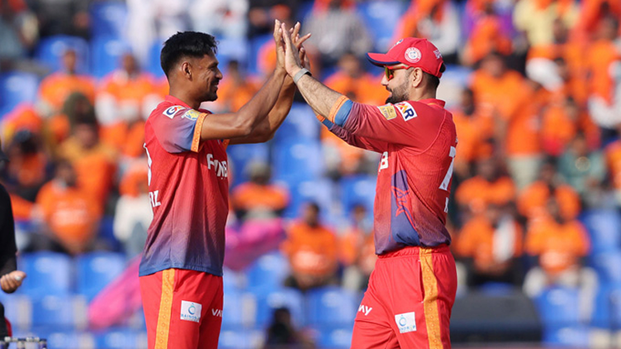 মোস্তাফিজকে কেন মিস করছেন মোহাম্মদ নবী