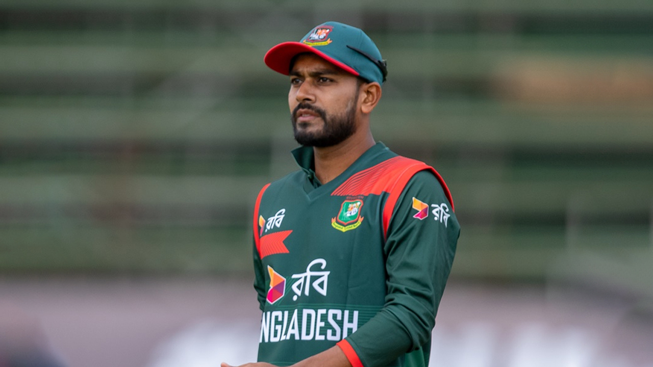 ক্যারিয়ার বাঁচাতে নেতৃত্ব ছাড়ছেন মিরাজ