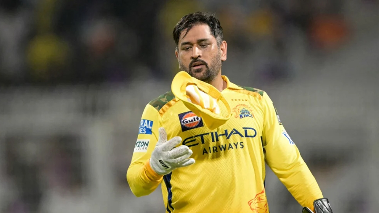 তামাকের সঙ্গে জড়িত ধোনি!