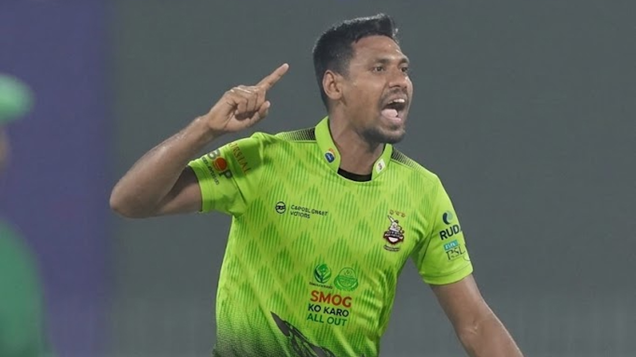 ইতিহাস গড়তে সামান্য দূরে মোস্তাফিজ